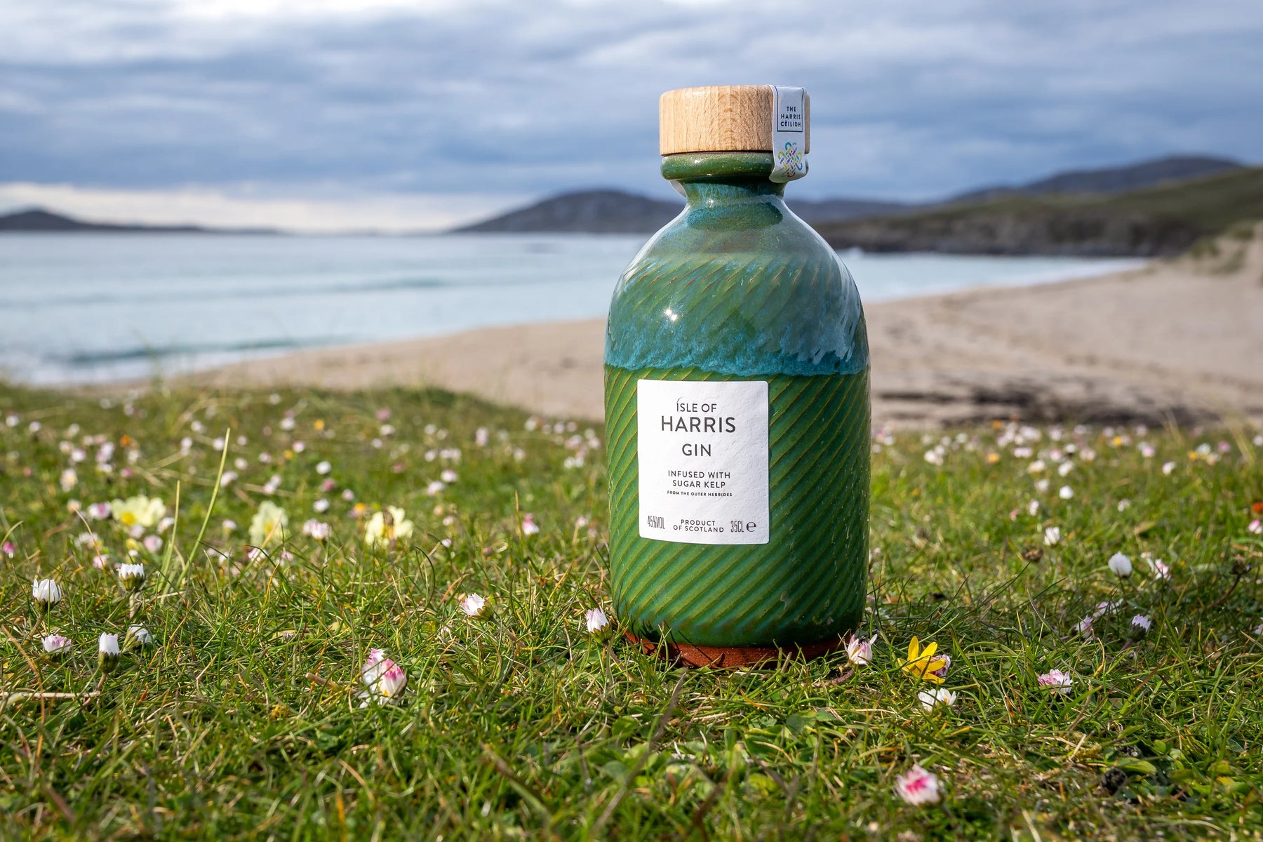 THE HARRIS CÈILIDH BOTTLE MACHAIR GREEN